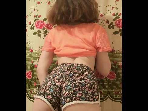 ❤️ Neska gazte sexy galtzak kentzen kameraren aurrean ️ Super sexua pornoan eu.pornobot.ru ️❤